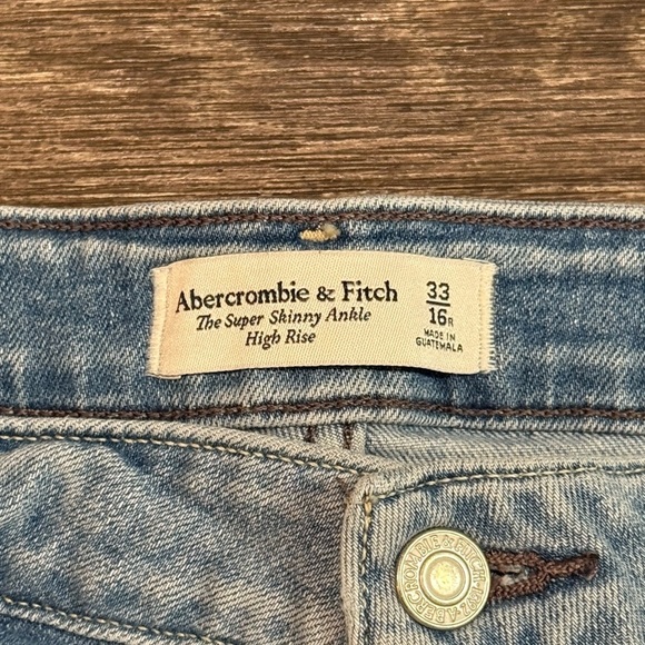 The Super Skinny Ankle High Rise 16R Abercrombie & Fitch Light Wash Distressed - Picture 3 of 4